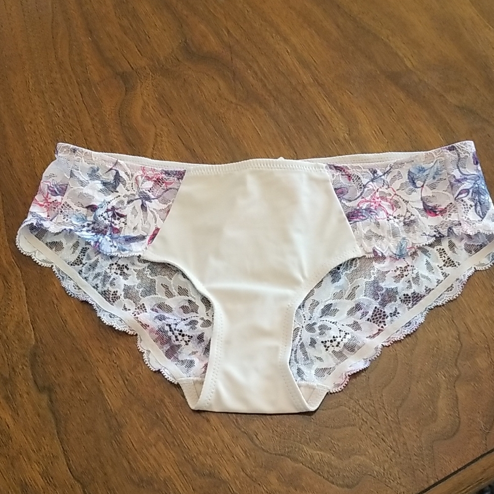 TRIUMPH Vintage Lace Panties Small NWT